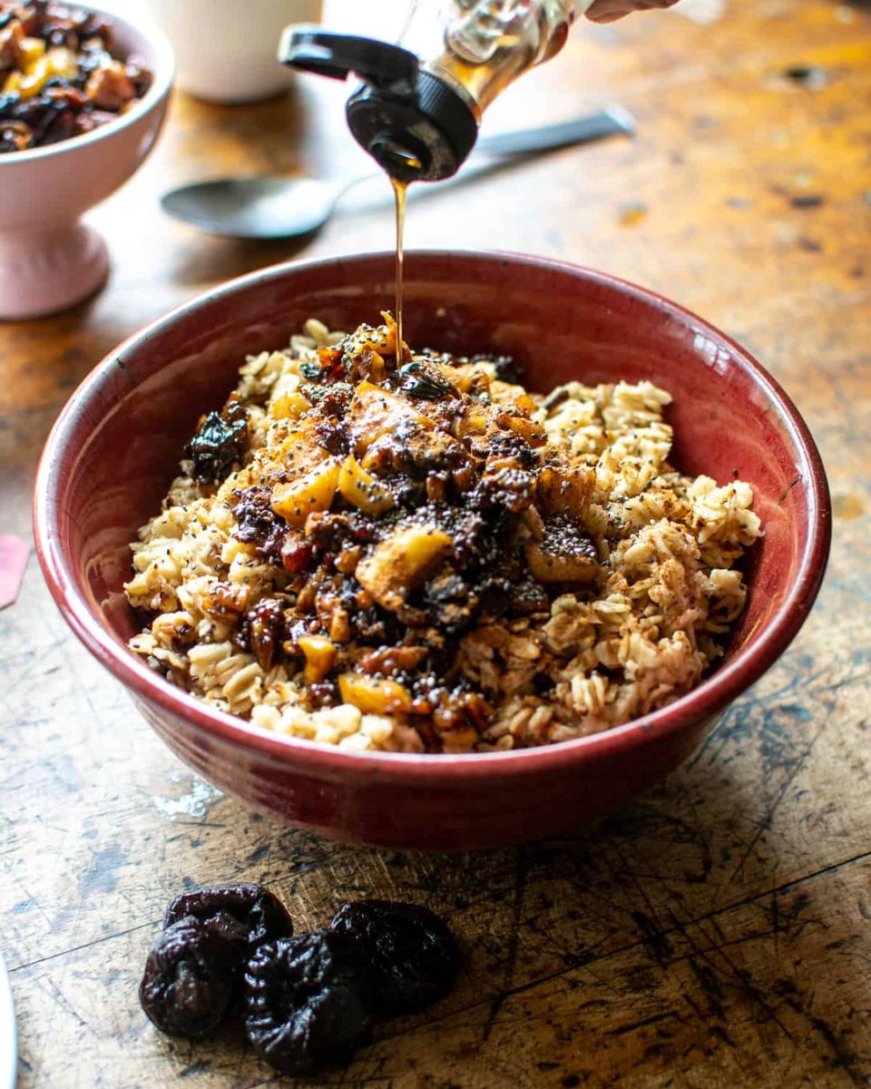 California Prunes (@caforprunes) on Twitter photo Spice up your oatmeal routine with chopped apples, toasted pecans, and chewy prunes. A breakfast revolution brought to you by <a href="/holajalapeno/">Kate Ramos</a>!
Get the recipe: holajalapeno.com/apple-cinnamon⦠Spice up your oatmeal routine with chopped apples, toasted pecans, and chewy prunes. A breakfast revolution brought to you by <a href="/holajalapeno/">Kate Ramos</a>!
Get the recipe: holajalapeno.com/apple-cinnamonā¦
