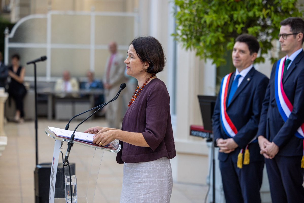 AmbDuchene's tweet image. Happy #BastilleDay! #14July is a moment of celebration — all the more meaningful after the recent State Visit, which highlighted the strength of our shared values. Thank you to all our guests who made this National Day so special. Vive l’Entente amicale! 🇫🇷🤝🇬🇧