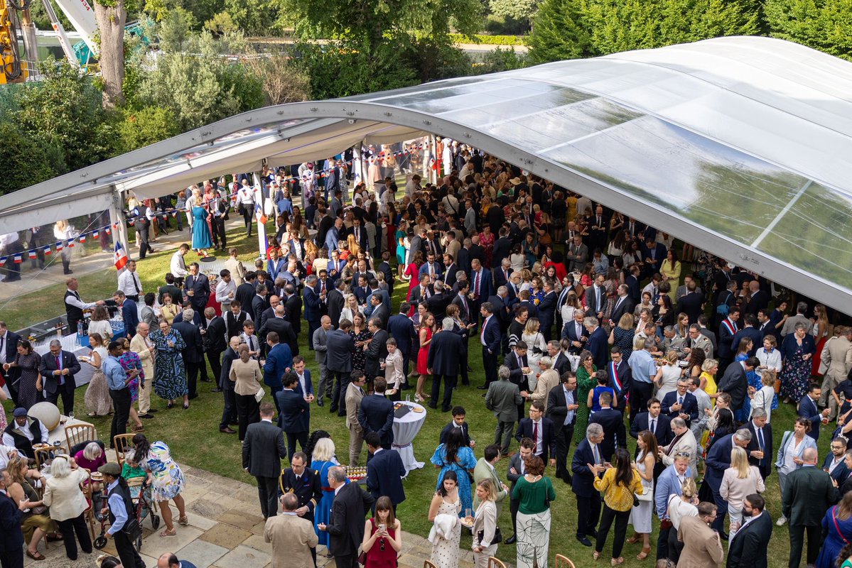 AmbDuchene's tweet image. Happy #BastilleDay! #14July is a moment of celebration — all the more meaningful after the recent State Visit, which highlighted the strength of our shared values. Thank you to all our guests who made this National Day so special. Vive l’Entente amicale! 🇫🇷🤝🇬🇧