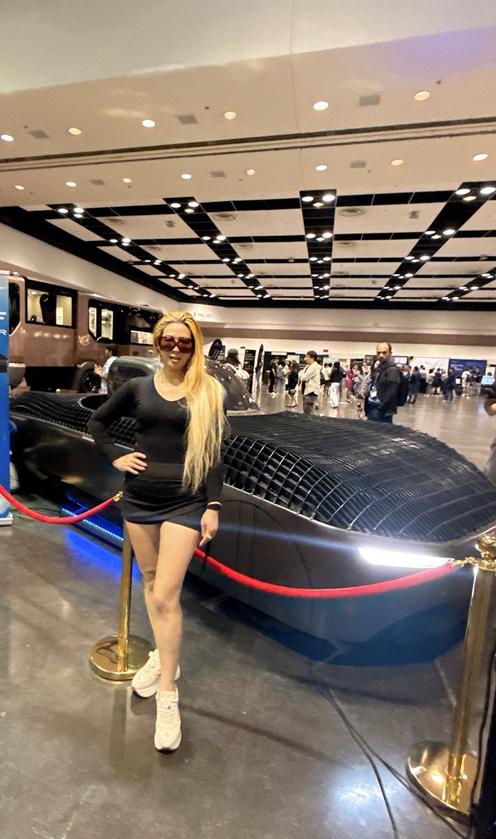 HellenTUSA's tweet photo. Which #car do you #like ? #tesla or #flycar ? 😄😝, so much #fun attending #AI #event in #SantaClaraConventionCenter #GenAIWeek2025SiliconValley #GenAI #so many #hightech to learn #AIAREALL ! From #AI company to #FSDCar #Robots …
#hellentang #broker #SiliconValley https://t.co/exbTI29R7F