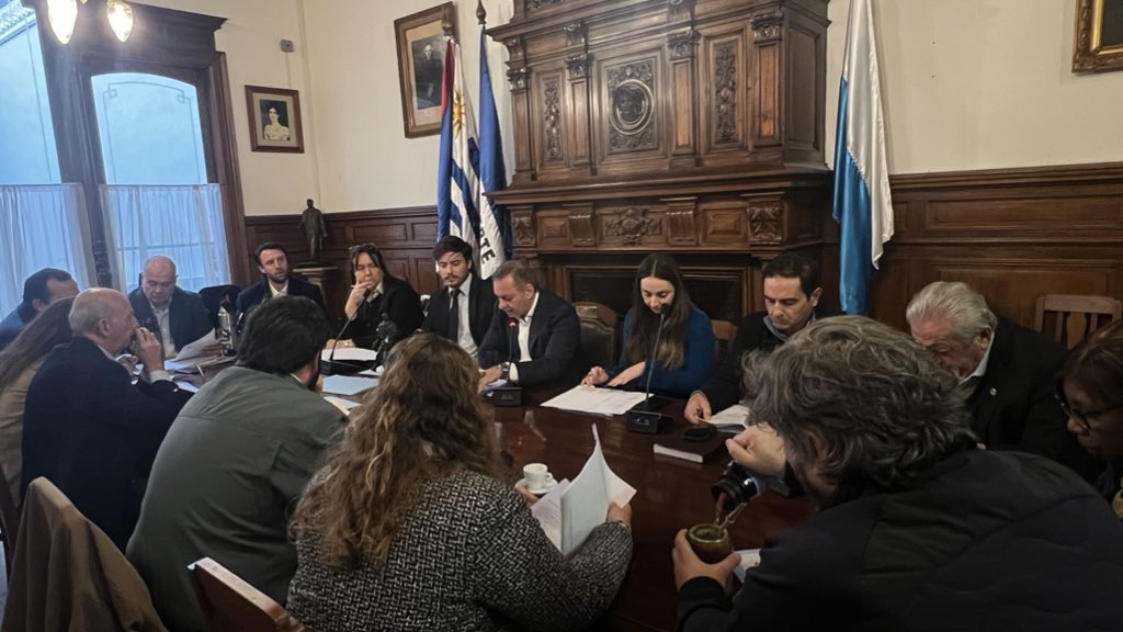 AdrianSilva_uy's tweet photo. 🚜 En el día de hoy sesionamos de manera extraordinaria en el directorio del @PNACIONAL. https://t.co/M1EknEKgE1