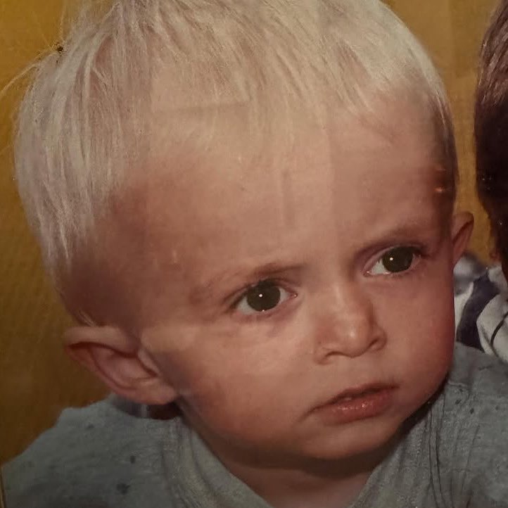 Keskivonferr's tweet photo. 🎉 Joyeux anniversaire au rappeur VALD, qui fête ses 33 ans aujourd’hui, 

« Tous les jours c’est mon anniv ( Birthday ) …» https://t.co/F2IGpfr5po