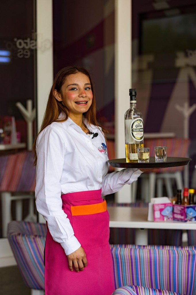 Acá los tragos los servimos dobles porque así se nos aliviana la semana.