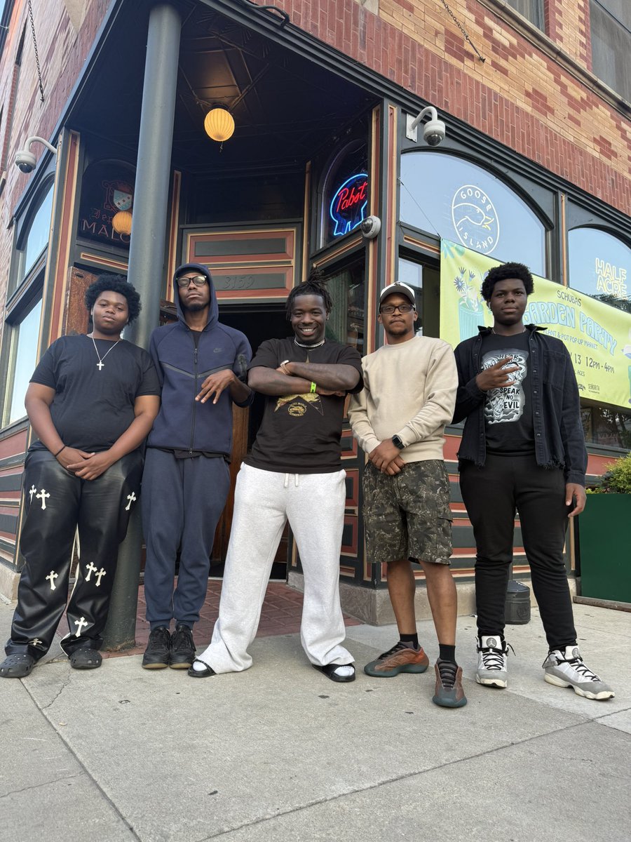 Yadadameeean's tweet photo. Took my nephews to they first concert &amp; we got to meet @rayvaughn Thank you! #TheGoodTheBadTheDollarMenu #TDE #RCA https://t.co/cNJmHTmrQC