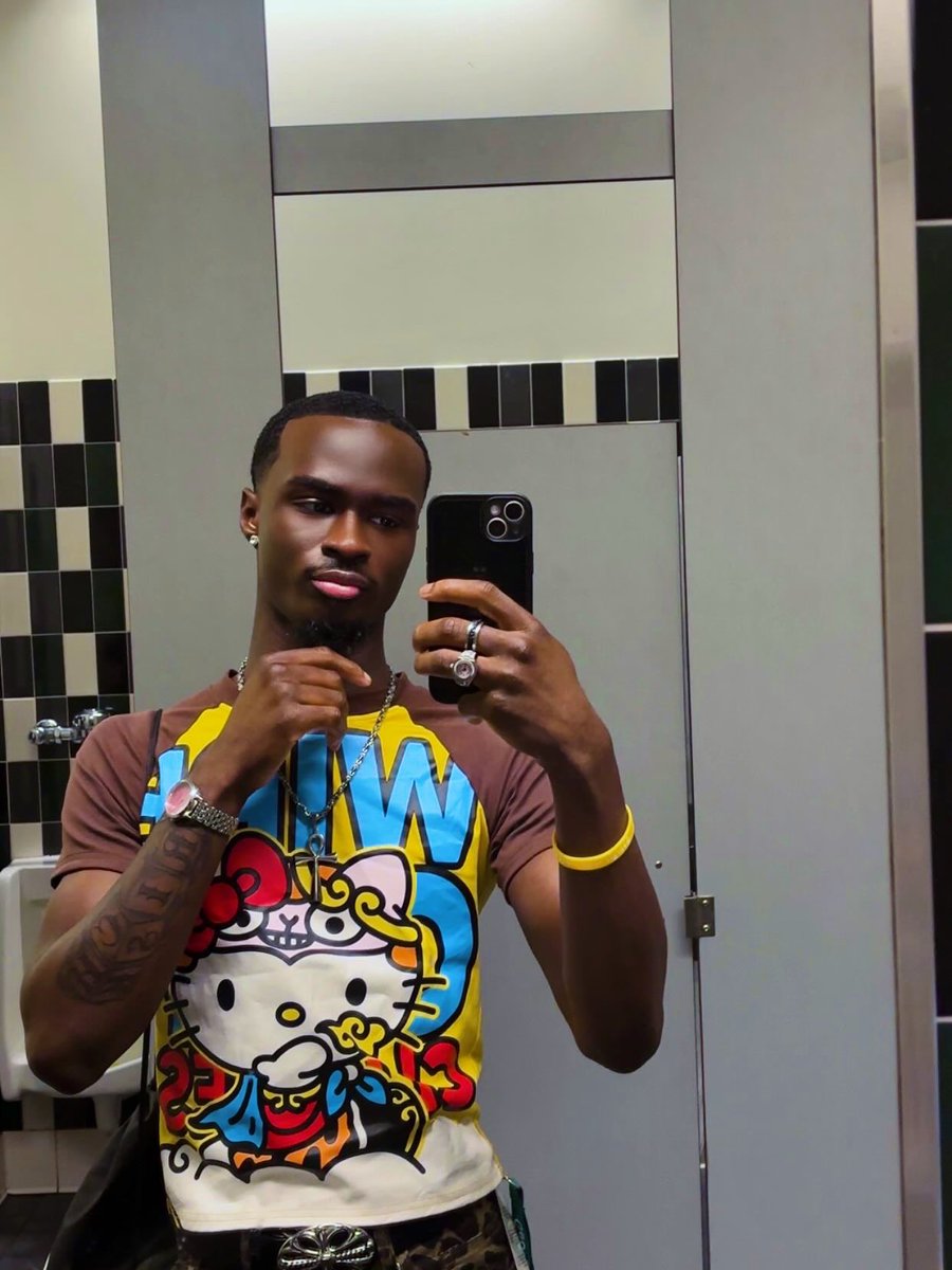 thee darkskinn hottie℗ tweet media