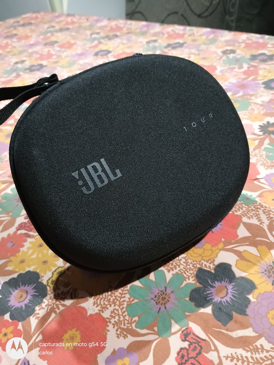 cabanass14's tweet image. Estoy vendiendo estos auris JBL Tour One M2 como "Open box" nuevos pero sin caja, con estuche y todos sus accesorios originales a buen precio🙌