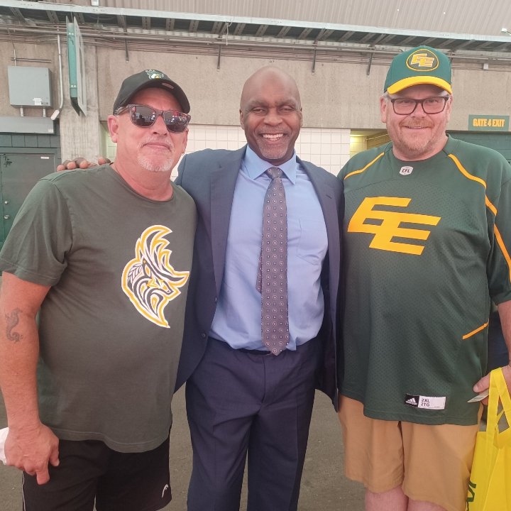 <a href="/TheElksHerd/">The Elks Herd</a> met this fine gentleman.  Best highlight of the night