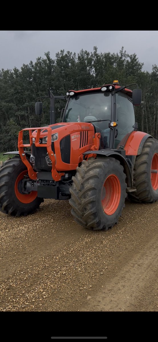 dhebert1996's tweet image. Cut down on your operating costs with the Kubota M7! Only burning 4gal/hr cutting county roads, I can already see the tax cuts coming with savings like that!😜#kubotacanada #kubota #diesel