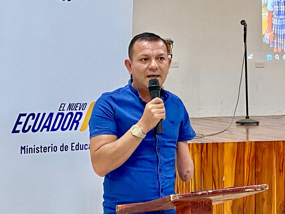 EducacionZ4_Ec's tweet photo. Vladimir Moreira, docente beneficiado, señaló: “Es muy importante para nosotros, los docentes de zonas alejadas, contar con acceso a internet. Esto nos permite impartir clases con mayor calidad, en beneficio de nuestros estudiantes”.

#ElNuevoEcuador https://t.co/QJ6ySxFOWF