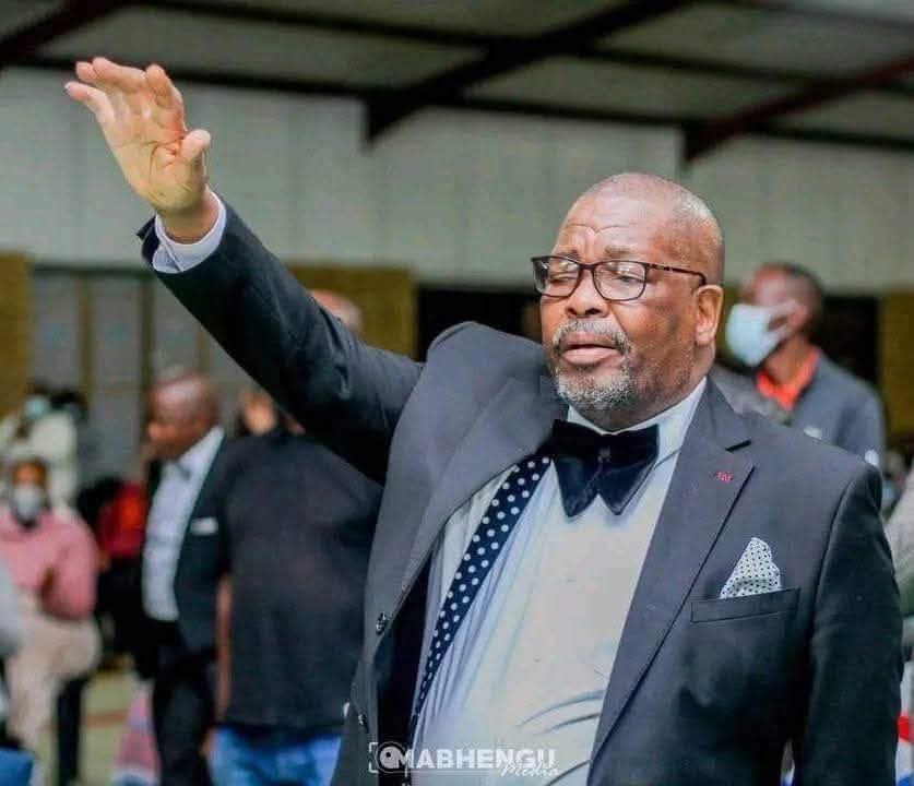 SandileNtethel1's tweet image. RIP Dr. SD Gumbi... The man of God.
Hamba kahle
#Cyril
#FamilyMeeting
#Trump
#mchunu
#NationalShutdown