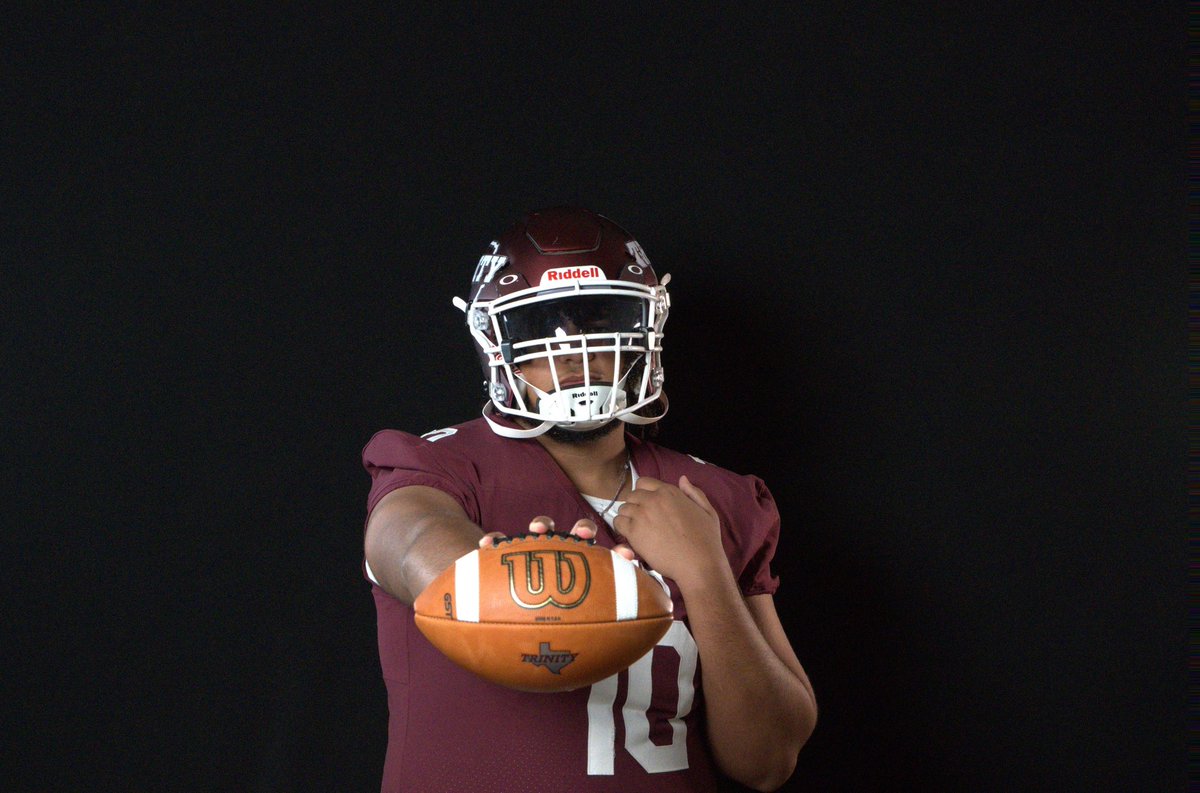 I had a great time this weekend at Trinity University at their official visit! Thank you to <a href="/JerhemeUrban83/">Jerheme Urban</a> and <a href="/CoachMichalak/">Coach Michalak</a> for the invite, and thank you to the <a href="/TUFootballTX/">Trinity University Football</a> staff for the hospitality! #AGTG <a href="/coachwharris/">Wendell Harris, M.S.</a> <a href="/LEEVolsFootball/">LEE Vols Football</a>