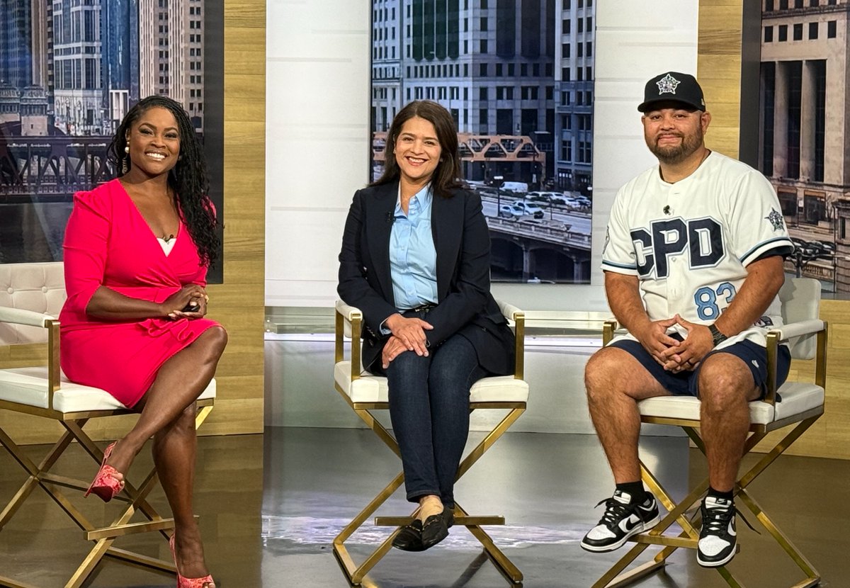 AldermanTabares's tweet image. This morning, Ofc. Eric Bermudez with @CPDKnights
and I were on FOX 32 with Anita Blanton and WGN radio 720AM with Bob Sirott talking about our upcoming softball game. Come out and cheer on your alderman and support a great cause.