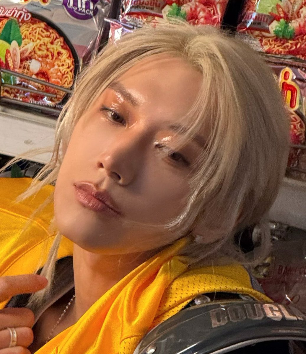 hourstenlee's tweet image. 