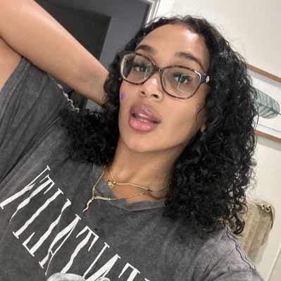 KayArenas's tweet photo. #NewProfilePic https://t.co/R686bbp7ae