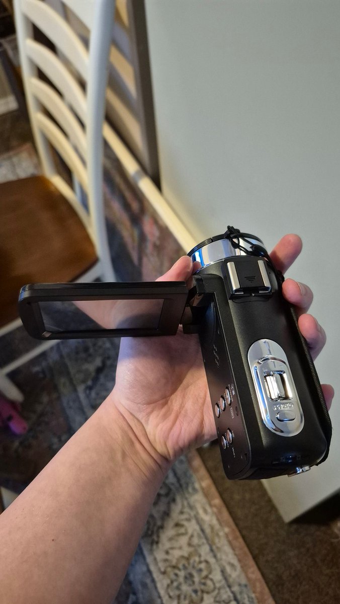 Mothinthestudio's tweet image. My parents got me a camcorder as a "half birthday" present! 😭 They know I've been trying to talk myself up to getting a beginner professional setup for my video work, but I felt unworthy of it, and they just got it for me!! I could cry right now, I love them so much
