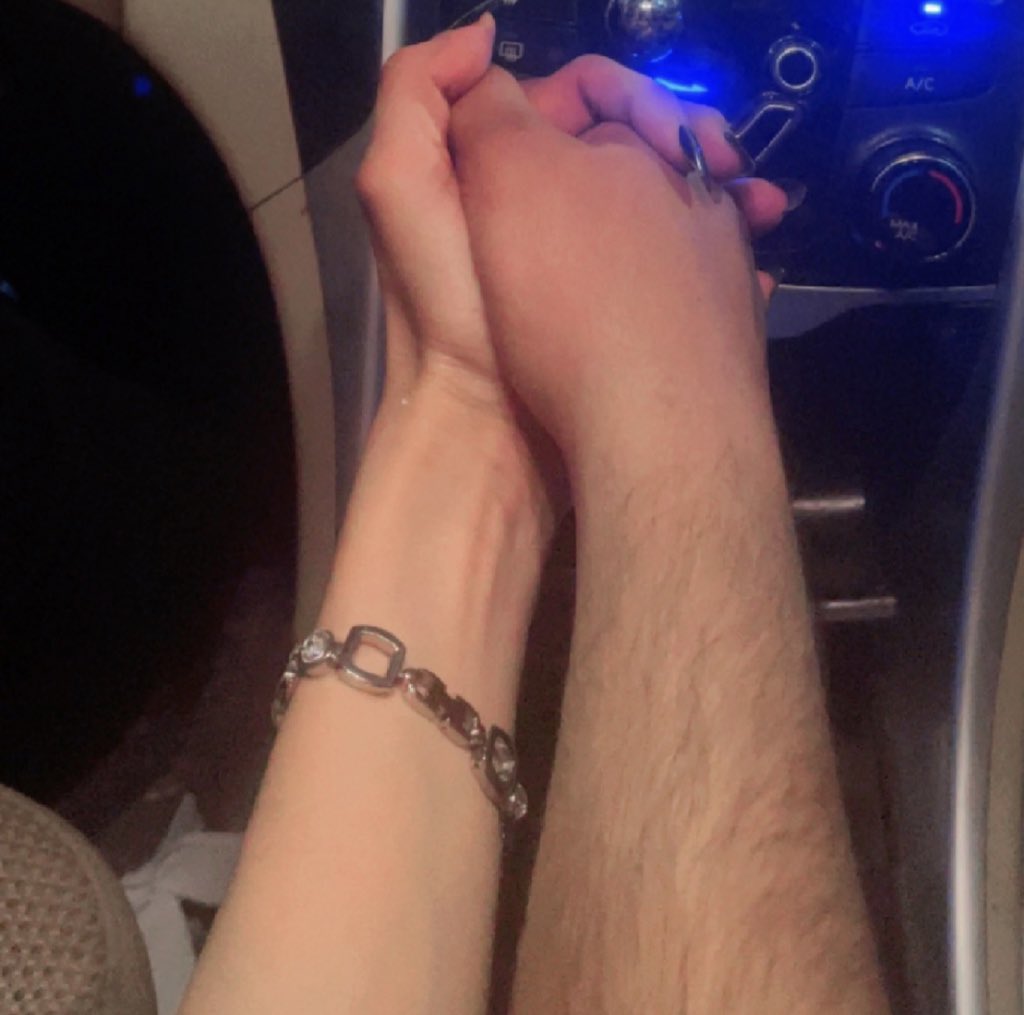 أستودعتك الله ي انيس روحي واحن ما املگ بدنيتي🥺❤️💍.