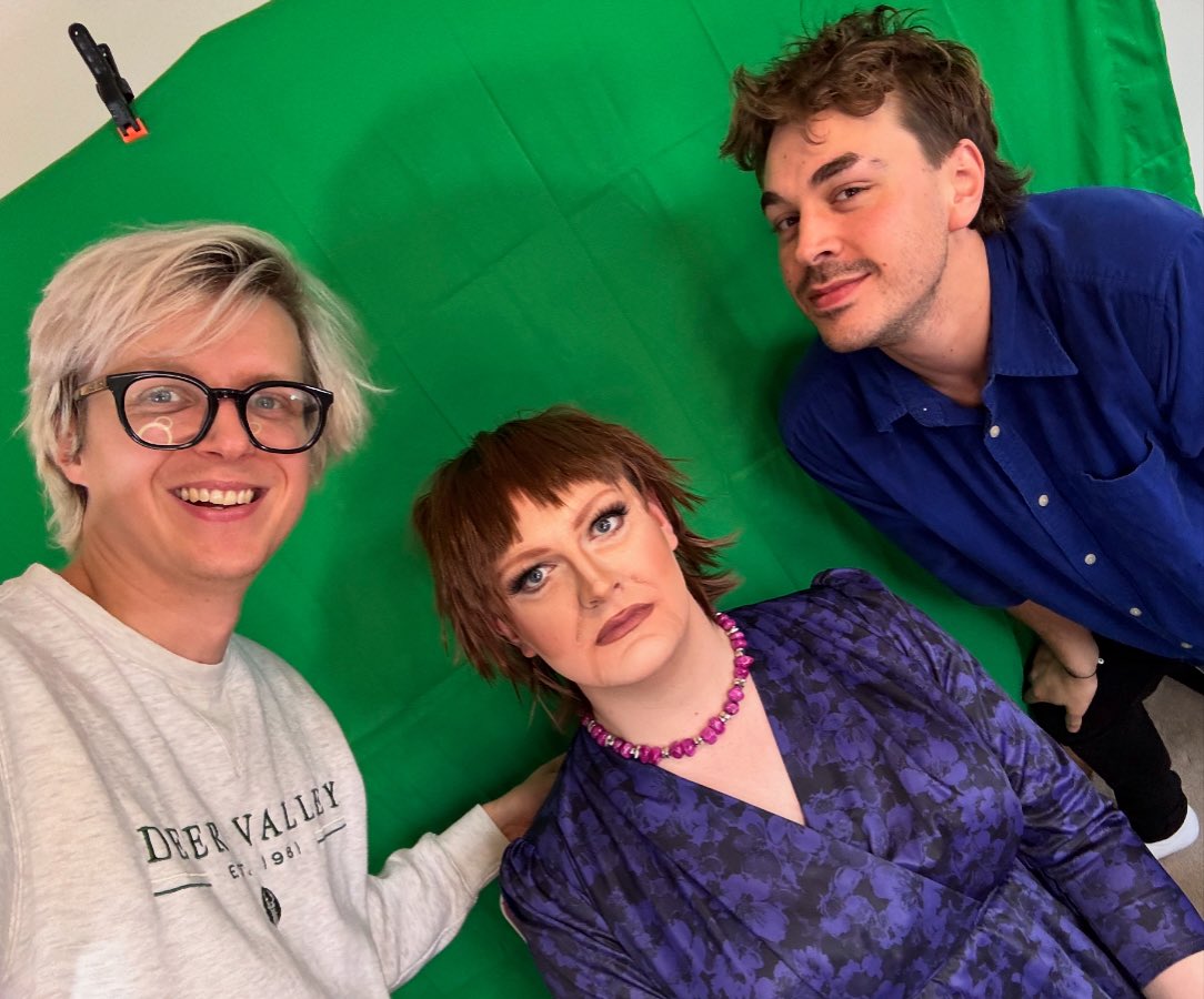 AwkwardProds's tweet image. You better MERK bitch!🇩🇪
Drag Race star and BBC Mastermind winner @thekatebutch is Angela Merkel in #FitPrince - both are known for their ridiculous sense of humour, love of Wuthering Heights and their flawless makeup skills, so it seemed like obvious casting.
First show tmrw!