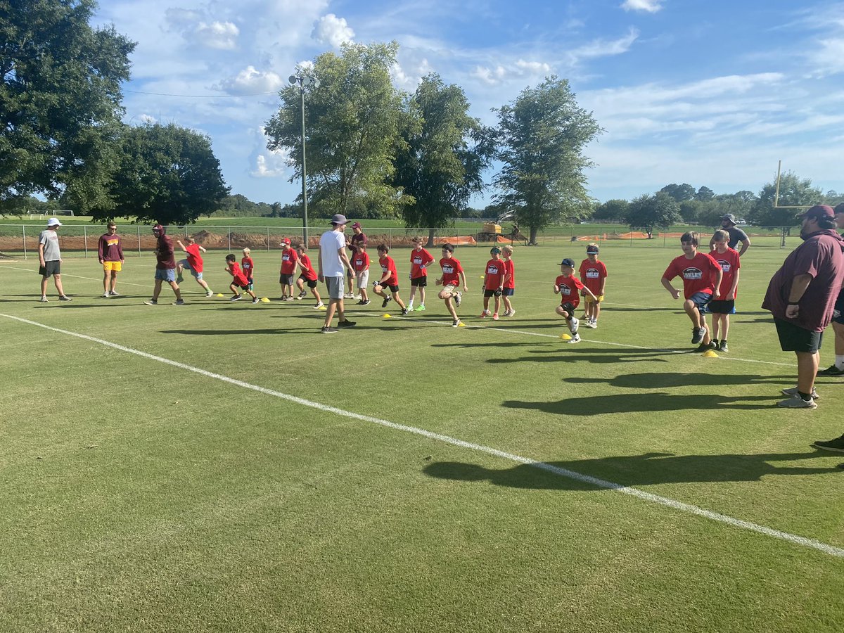CoachJusJones's tweet image. Live at Loxley Youth Football Camp!!