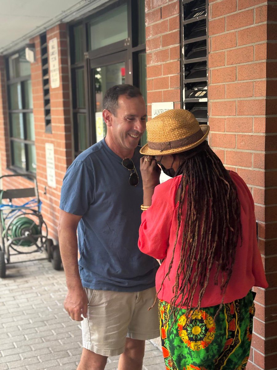 JoshMatlow's tweet image. There’s someone special at a Community Housing Building at 1400 Bathurst who I admire and respect. Her name’s Nonna Rogers. Whether it be Christmas parties for the kids, or organizing summer BBQs, Nonna has fostered a more safe and caring community with a true sense of belonging.