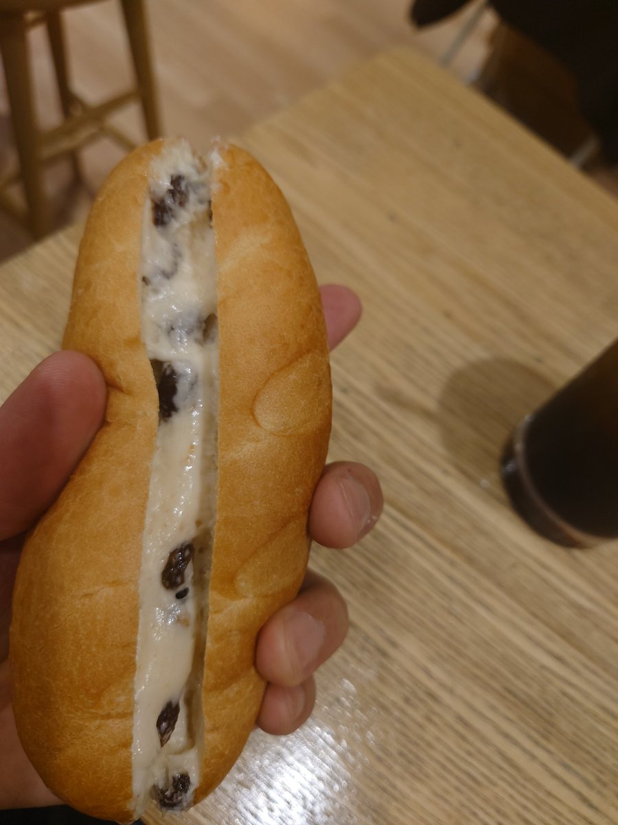レーズンバターは最高🍇🥖

おはようございます🌞
