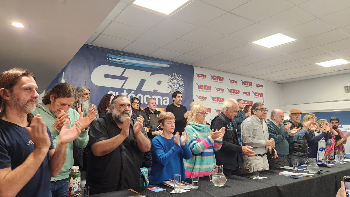 Hoy realizamos un plenario entre las dos CTA donde definimos un plan de lucha y aprobamos un documento que será difundido por todas las regionales del país y puesto a disposición de la sociedad.

Nuestra propuesta es dar un paso más en este camino de la unidad, proponiendo para