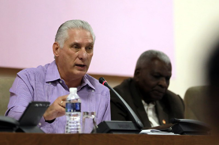 👉<a href="/DiazCanelB/">Miguel Díaz-Canel Bermúdez</a> : sin generar riquezas, difícil ordenar la economía. 
#SanctiSpíritusEnMarcha 
#CubaLegisla 
<a href="/AsambleaCuba/">Asamblea Nacional Cuba</a> <a href="/DeivyPrezMartn1/">Deivy Pérez Martín</a> <a href="/DrRobertoMOjeda/">Dr. Roberto Morales Ojeda</a> <a href="/PartidoPCC/">Partido Comunista de Cuba</a> 
<a href="/MMarreroCruz/">Manuel Marrero Cruz</a>