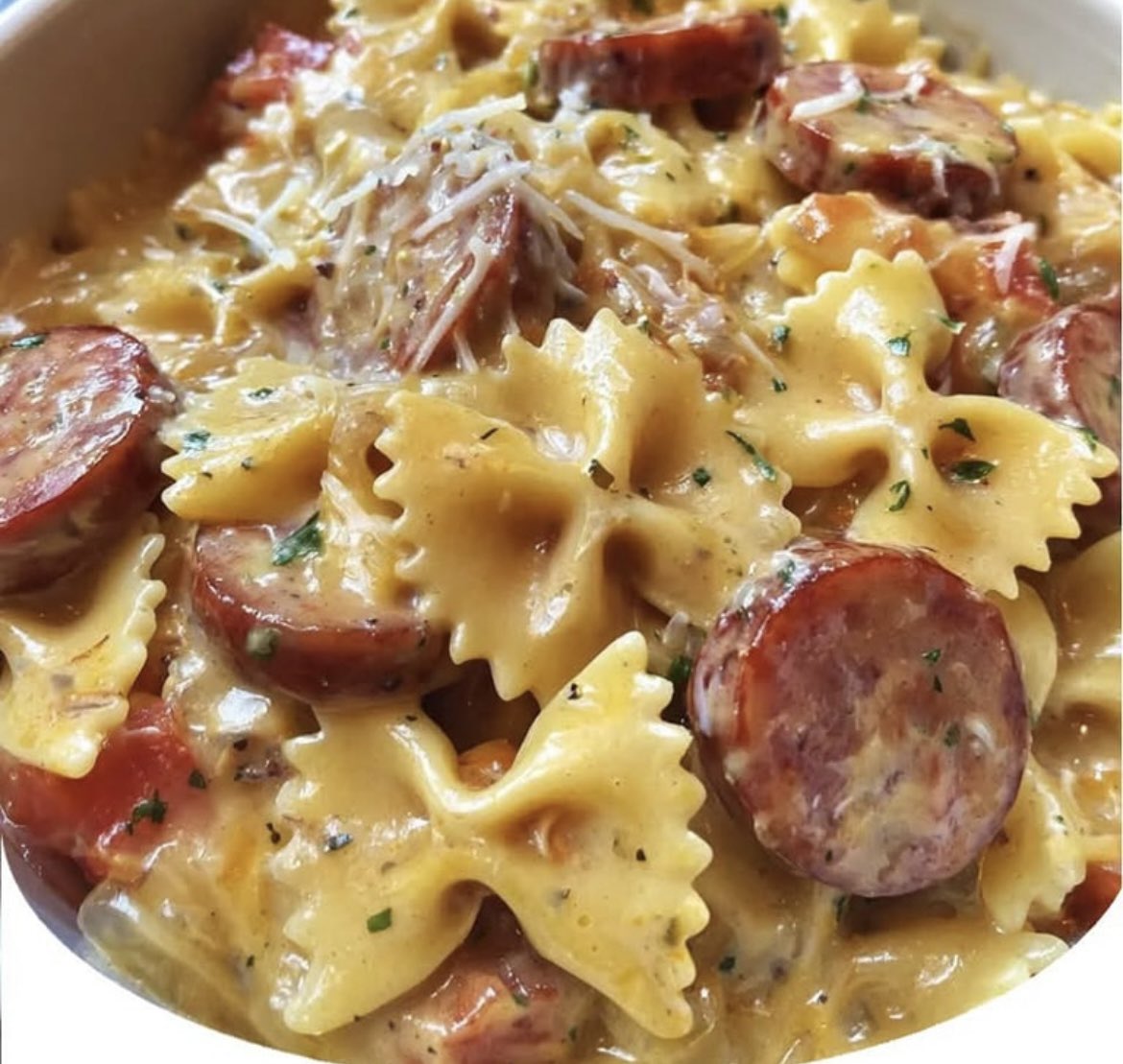 BNose42's tweet image. Sausage pasta, anyone? @SoulReaper2222 @TomFulop @Amitpai6982Pai @sassybella53 @kathrynhadley3 @stephsings1 @joshuaburton35 @scardenas63 @GalushaDarlene @LisaCam11084556 @aWeeG3 @GloriaCiaccio @artkitchen76 @Yoycation