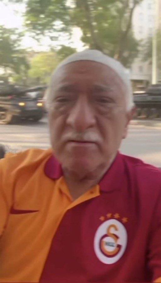 Ebulvefa_vecefa's tweet photo. Ekrana şu şekil kitlendim https://t.co/5v1yvrgS0A