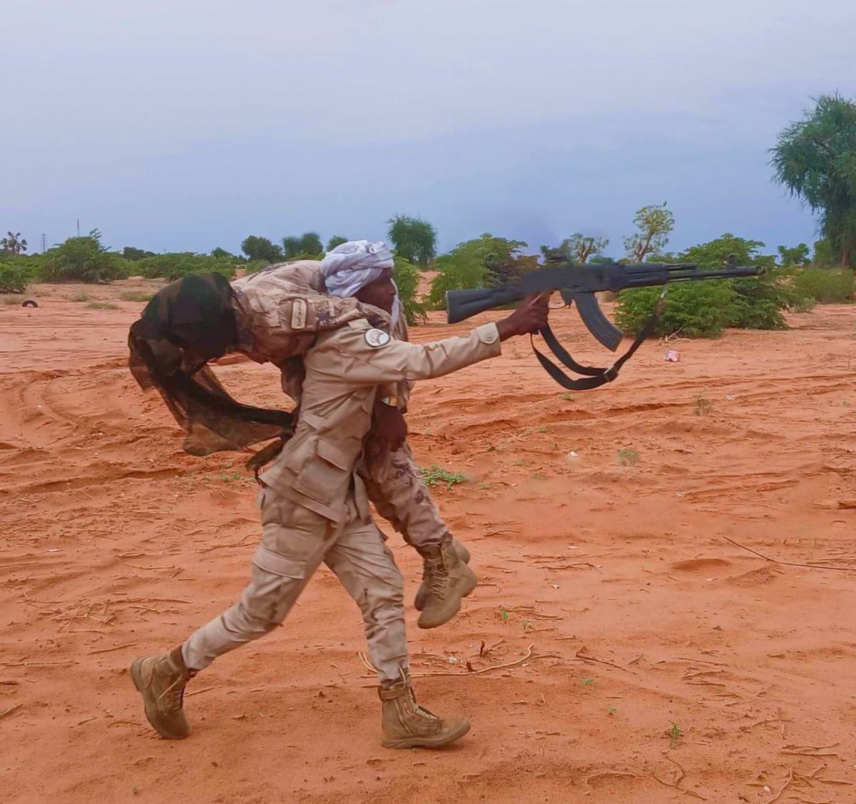 #sudan #Africa :The Rapid Support Forces (RSF) defend Sudan against the army and extremist groups, aiming to protect civilians and prevent the spread of terrorism across Africa. They see themselves as a shield for national stability and regional security.
