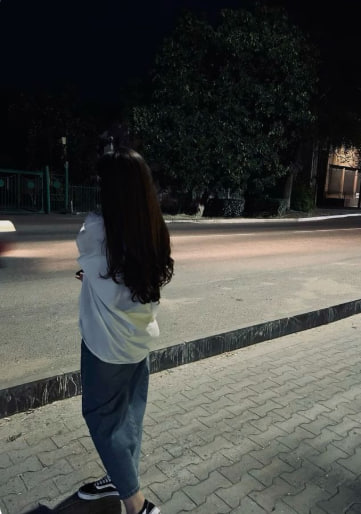 bundleOwe's tweet image. Midnight whispers on empty streets🌴