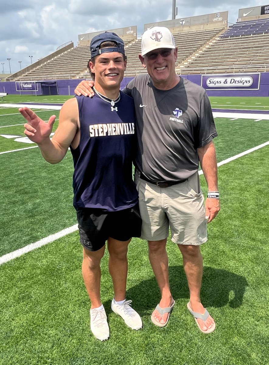 TrotJordan's tweet image. Thank you @TarletonFB for hosting a great camp! Thank you @QBsWork16 for the tour around the facilities! I am looking forward to Friday Night Lights this week!
@Coach_Hes12
@CoachDoty_SHS
@CoachMattJordan
@Coach_Kittley
@CoachKilcoyne