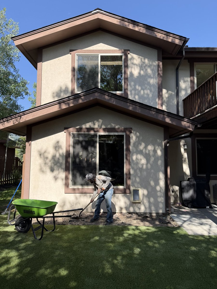 tufturf's tweet photo. #tuftturf #tuftturfutah #utah #artificialturf #turfspecialists #turfinstallers #turfinstallations #SaltLakeCity https://t.co/UCXFsvLmNO