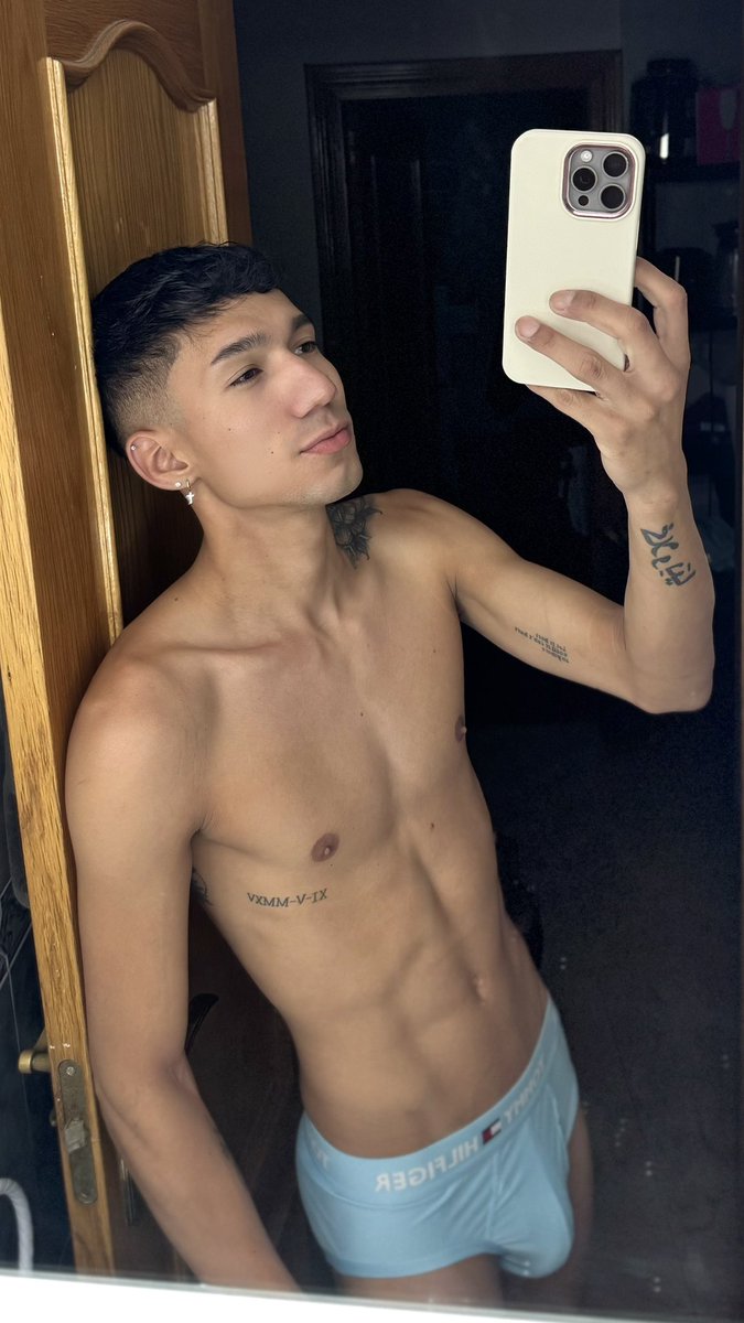 𝑨𝒍𝒆𝒋𝒂𝒏𝒅𝒓𝒐 𝑨𝒓𝒆𝒗𝒂𝒍𝒐 𝑴.⚡️ tweet media