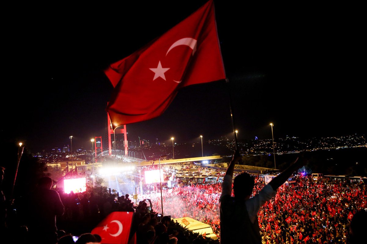 KADREKC1's tweet photo. #15TemmuzDestanı
15 TEMMUZ, hain darbe girişimini BAŞKOMUTANIMIZ SN. RECEP TAYYİP ERDOĞAN'IN liderliğinde ve milletimizin topyekûn gücüyle bertaraf ederek darbe girişimini boşa çıkarışımızın 9.Yıl dönümünde ŞEHİTLERİMİZİ Saygı,sevgi, rahmet ve minnetle anıyoruz.🇹🇷 https://t.co/nE4jnMHsl2