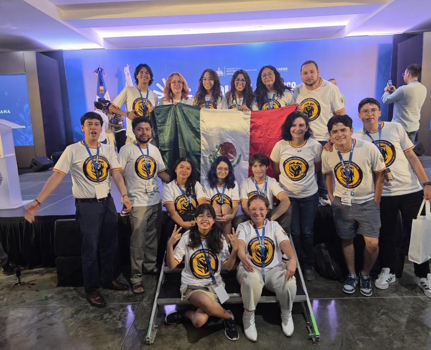 Prensa_UdeG's tweet image. Participan universitarios en Mundial de Debate Universitario en español. 🗣️
💻📲➡️ udg.mx/es/noticia/par…