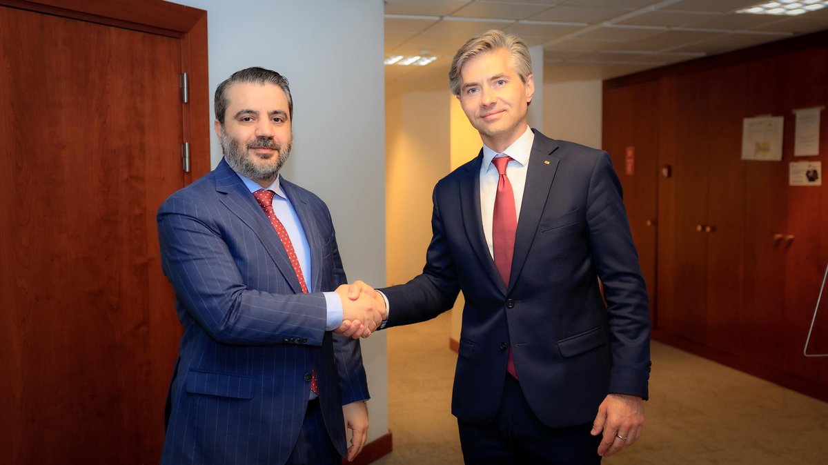 syrianmofaex's tweet image. التقى وزير الخارجية والمغتربين السيد أسعد حسن الشيباني نظيره الليتواني السيد كيستوتيس بودريس، حيث بحث الوزيران سبل تعزيز العلاقات بين البلدين والتعاون في المجالات المختلفة بما يخدم مصالح البلدين، وذلك على هامش اجتماع الاتحاد من أجل المتوسط المقام في مدينة بروكسل.