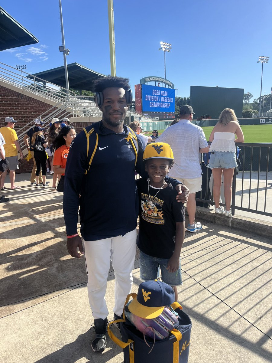 Coach Wells (@coachwells1911) on Twitter photo Congrats <a href="/iamskylarking/">Skylar King</a>
I’ve watched you since 10th grade at Brookland-Cayce playing football, basketball, & Baseball.
You did it the right way! 🎆
Parents multi-sport athlete in H.S & still got drafted. Don’t allow someone to tell you different! 🏈⚾️🏀 <a href="/kingkelsvi/">Kelley E. King Sr.</a> Congrats <a href="/iamskylarking/">Skylar King</a>
I’ve watched you since 10th grade at Brookland-Cayce playing football, basketball, & Baseball.
You did it the right way! 🎆
Parents multi-sport athlete in H.S & still got drafted. Don’t allow someone to tell you different! 🏈⚾️🏀 <a href="/kingkelsvi/">Kelley E. King Sr.</a>