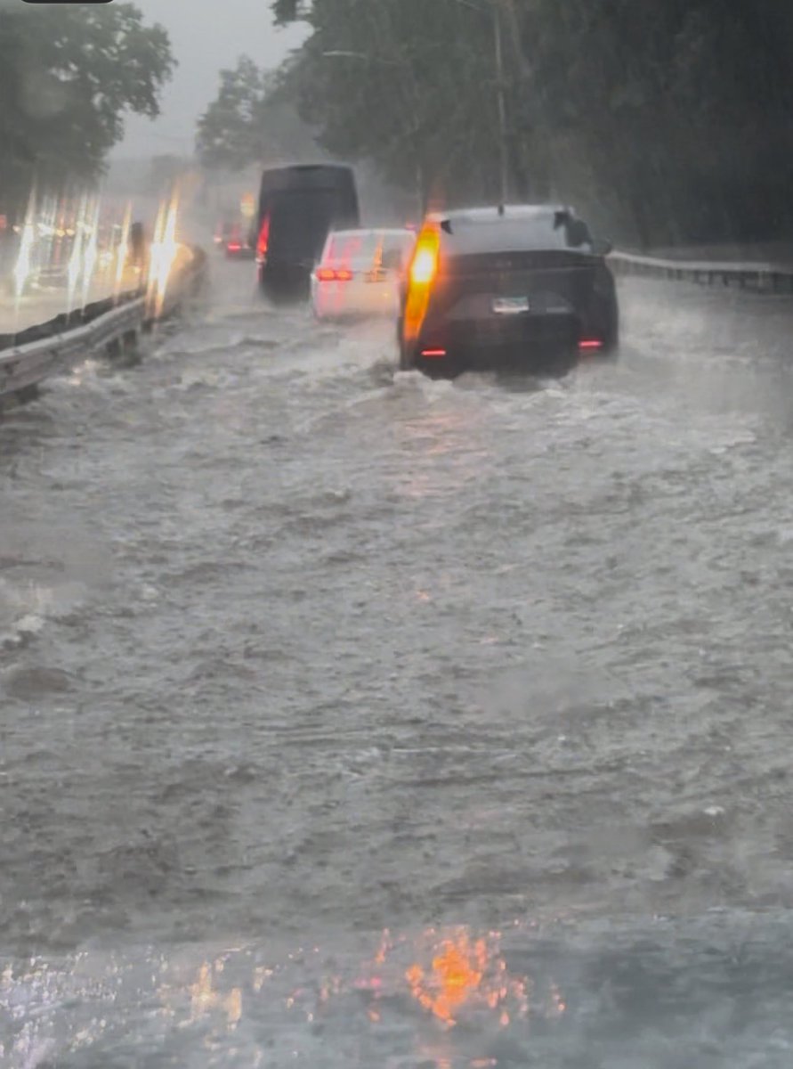 franchellaMA's tweet photo. Saw Mill Parkway NY TarryTown Flash Flood Warning
@weatherchannel @WeatherNation @PeteNBCBoston https://t.co/4QCtmma5ix