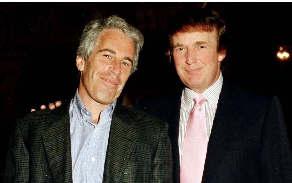 Brookhaven_Dems's tweet image. Nothing to see here, right MAGA?
Is this Ai, Fake News, space aliens?
