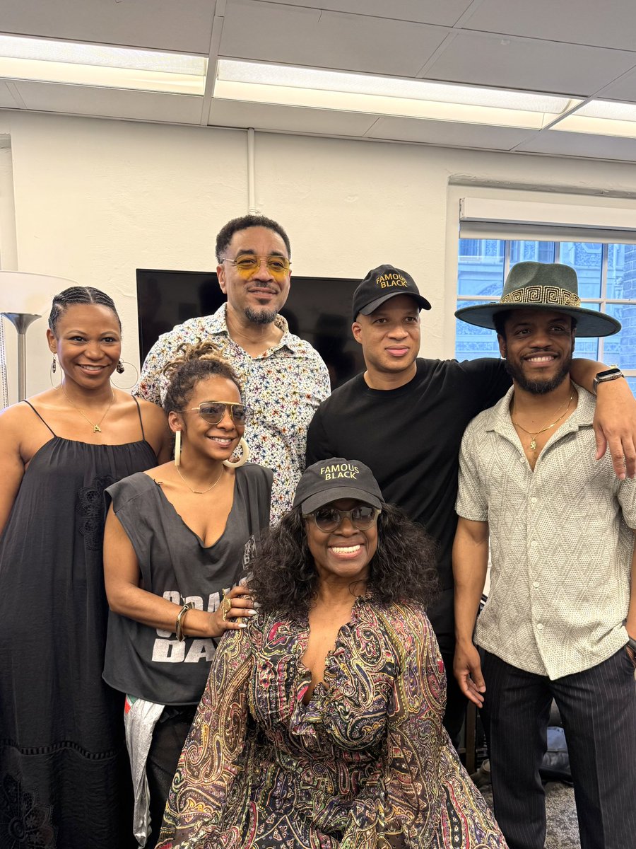 SamuelLJackson's tweet image. BRAVO, LT‼️‼️🌹🌹 We are all filled with PRIDE while watching your SPECTACULAR final performance as Claudine. ♥️