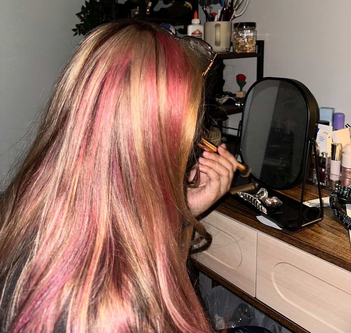 laraskon's tweet image. i love my hair