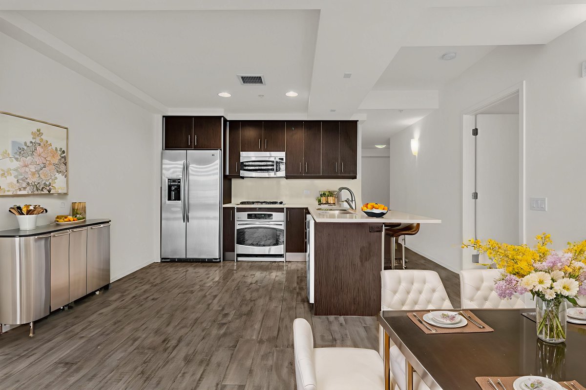 tawillionaire's tweet image. Big sales month in June
Crickets so far in July
But my rentals are taking off
Just signed one lease at $8K/month and listing 2 more at Optima Camelview soon 👌