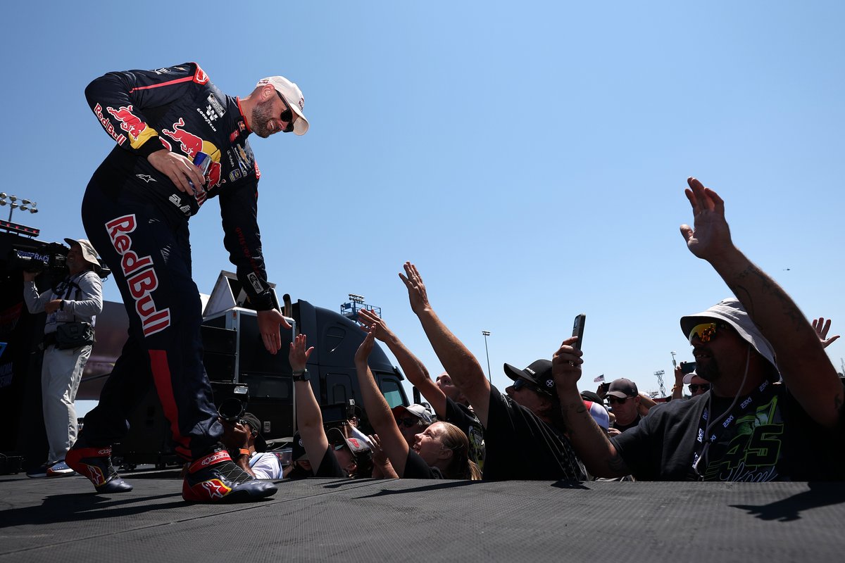 NASCARMexico_'s tweet image. 🏆 ¡@shanevg97 sigue imparable! Tercera victoria de la temporada en Sonoma Raceway y el equipo #88 apunta alto rumbo a la postemporada. 🏁🚗🇳🇿
📸 Getty Images
#NASCARMexico #NASCARMexicoCity