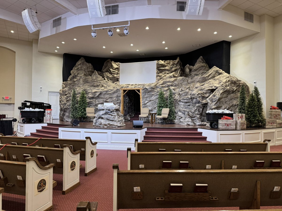 KennyCTucker's tweet photo. Excited for this year’s Southwest Youth Conference! Pray for God to work on hearts, not only for the teens, but for everyone who attends! If you’re unable to be here in person, be sure to watch it online on the PBC Facebook page and on YouTube. It all beings at 6:30 CST. #swyc25 https://t.co/IDI51uCyTA