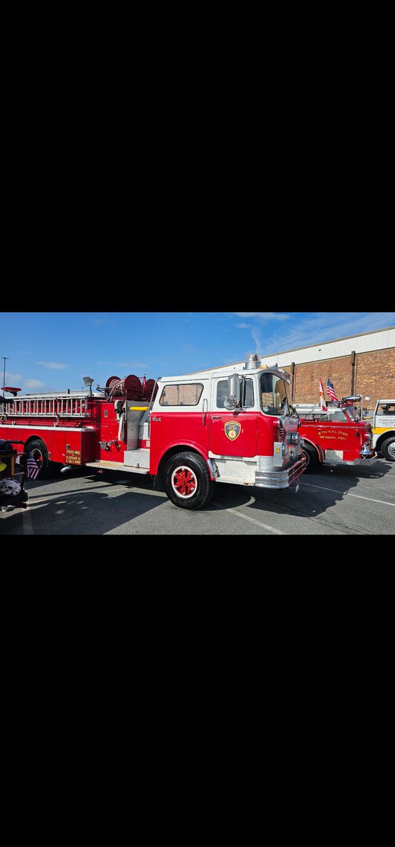 ihcffaj's tweet photo. @MoCoFireWire My dad started there in 67 as a career guy. He also retired from the same station. And back then, Shady Grove didn't exist, so they had to transport to either Suburban or Frederick in The Cadillacs. The old Macks and the Rio were the best. https://t.co/KutYmkmL1j