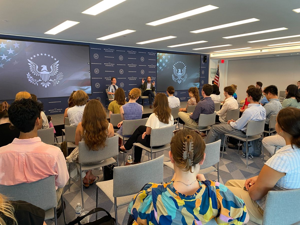 ReaganInstitute's tweet image. Great to welcome the @HertogFDN fellows to the Reagan Institute today. These students embrace many of the core principles of the Reagan Institute’s work particularly in civic engagement, rigorous intellectual political debate, and informed patriotism.