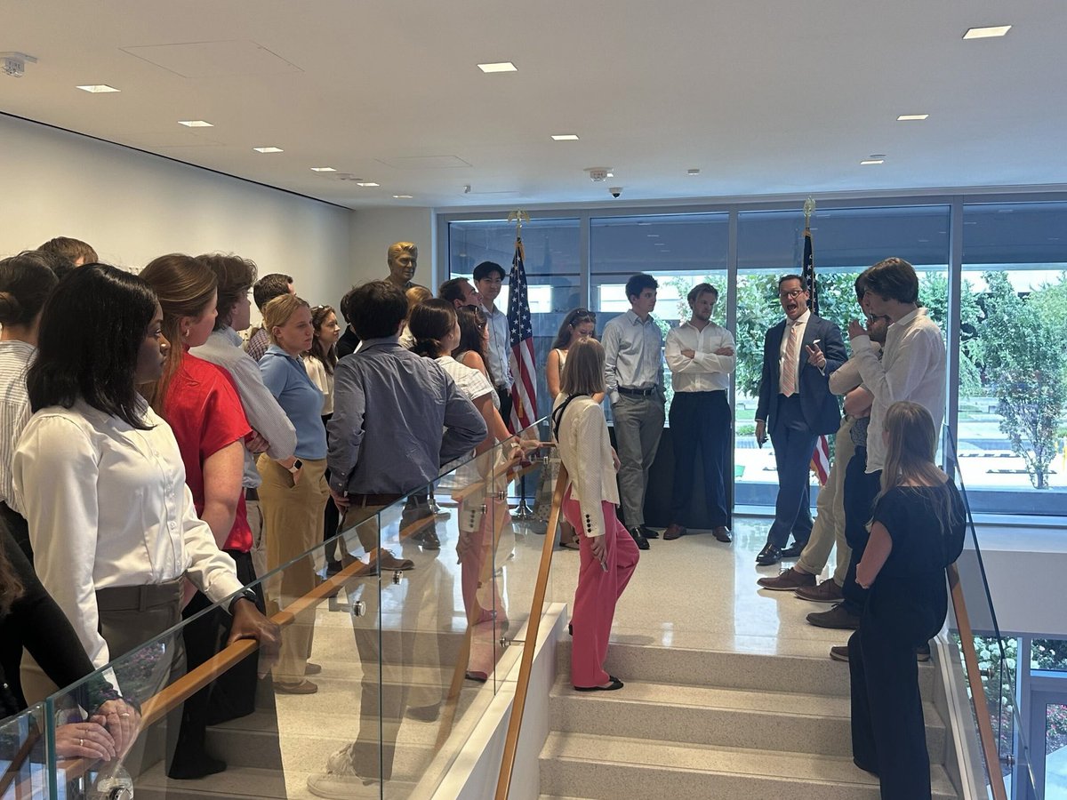 ReaganInstitute's tweet image. Great to welcome the @HertogFDN fellows to the Reagan Institute today. These students embrace many of the core principles of the Reagan Institute’s work particularly in civic engagement, rigorous intellectual political debate, and informed patriotism.