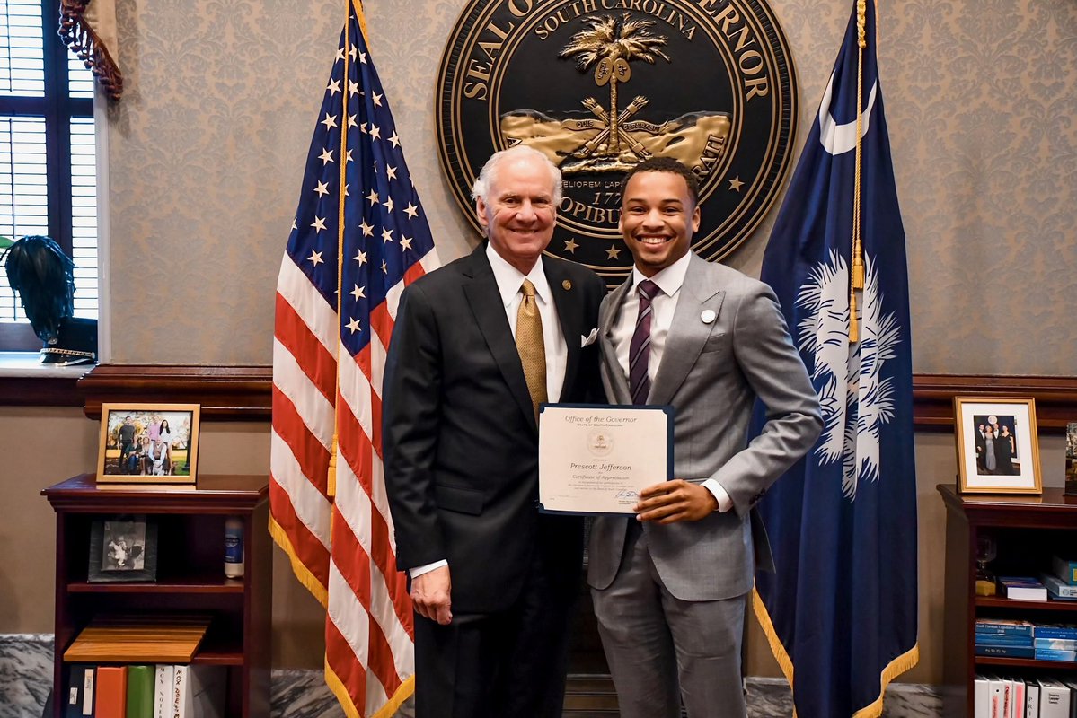 uofscimpact's tweet image. Congratulations to @pjefferson34 — proud @UofSC alum and standout student-athlete — on being named Director of Legislative Affairs for 2x @UofSC alum Gov. @henrymcmaster. Prescott’s commitment to service and leadership is second to none. Well-deserved! #ForevertoThee 👏👏