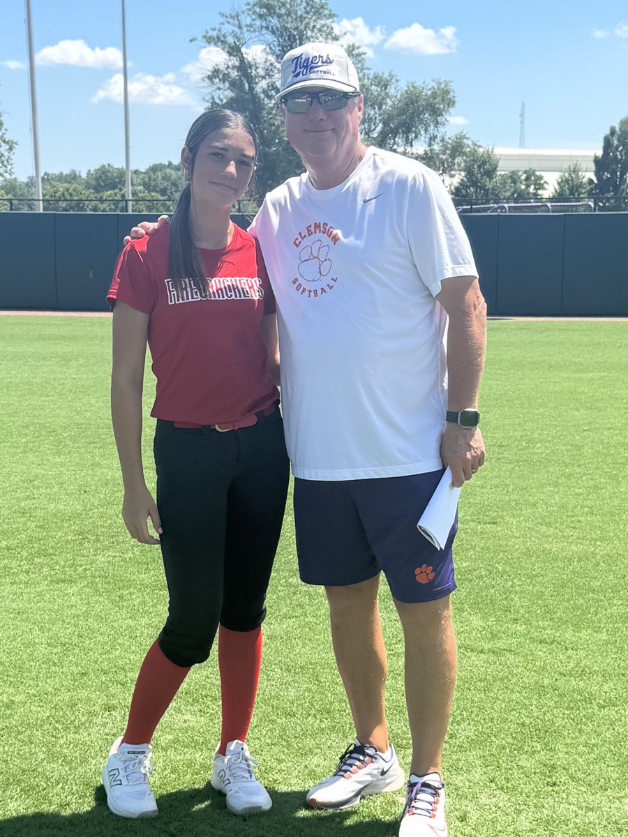 MelanieMulterer's tweet image. Had a blast today with @clemsonsoftball. It’s always great to learn from one of the best coaching staffs in the country. Thank you @rittmanjohn @KatieRepole @ClemsonCoachKJ and players, I can’t wait to come back.