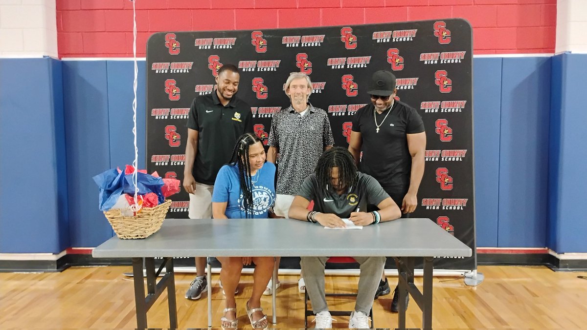 Peter Wilson (@peterwiky) on Twitter photo <a href="/boys_schs/">SCHSBoysBasketball</a> Tristan Christopher signed his national letter of intent to play college ball at Marshalltown Community College in central Iowa today, flanked by his parents, former coach Tim Glenn, and Marshalltown assistant coach Felix Wilson. More in Friday's News-Graphic. <a href="/boys_schs/">SCHSBoysBasketball</a> Tristan Christopher signed his national letter of intent to play college ball at Marshalltown Community College in central Iowa today, flanked by his parents, former coach Tim Glenn, and Marshalltown assistant coach Felix Wilson. More in Friday's News-Graphic.